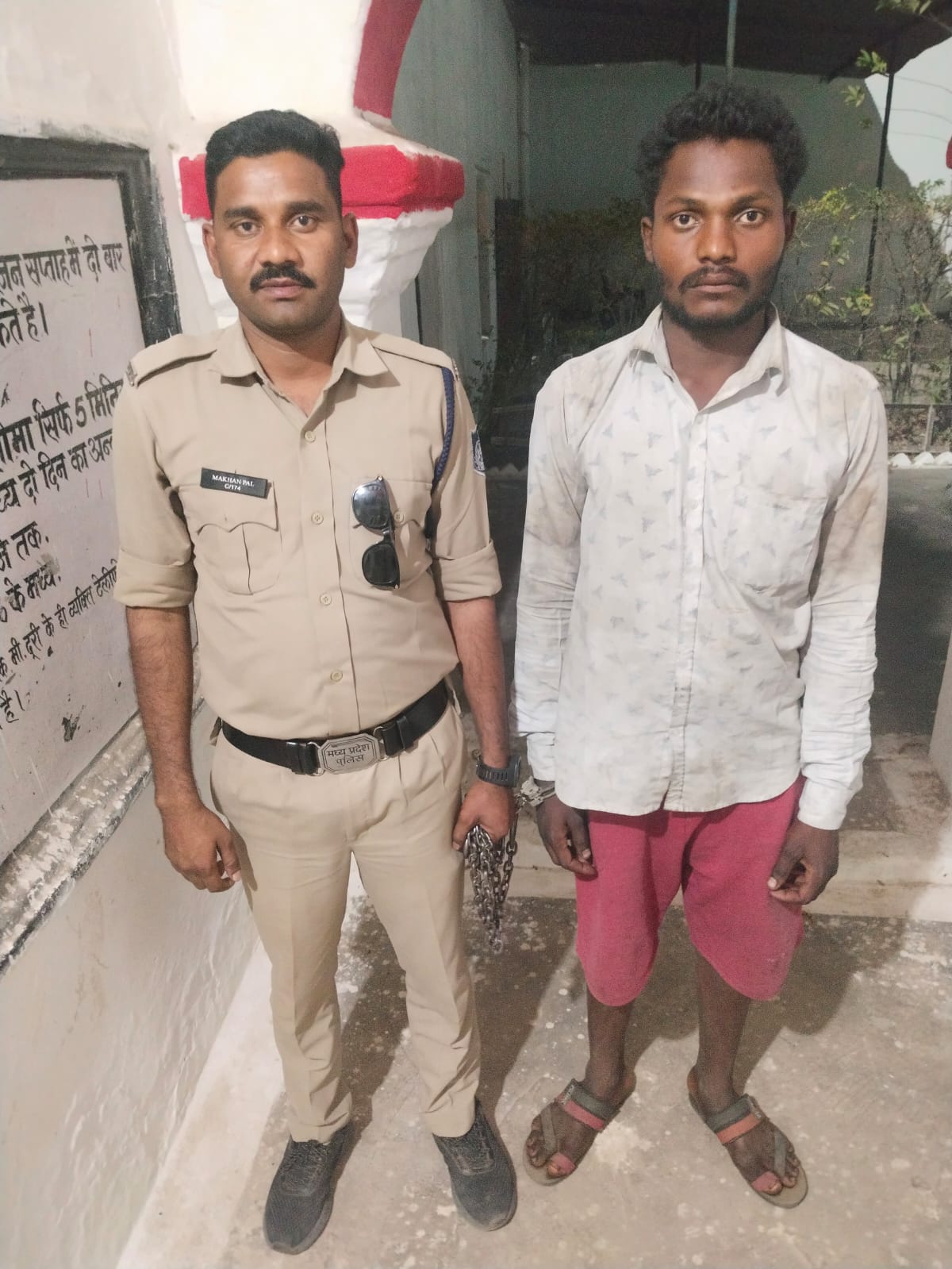 नाबालिग बालिका को बहला-फुसला कर ले जाकर दुष्कर्म करने वाला आरोपी बैतूल बाजार पुलिस की गिरफ्त में