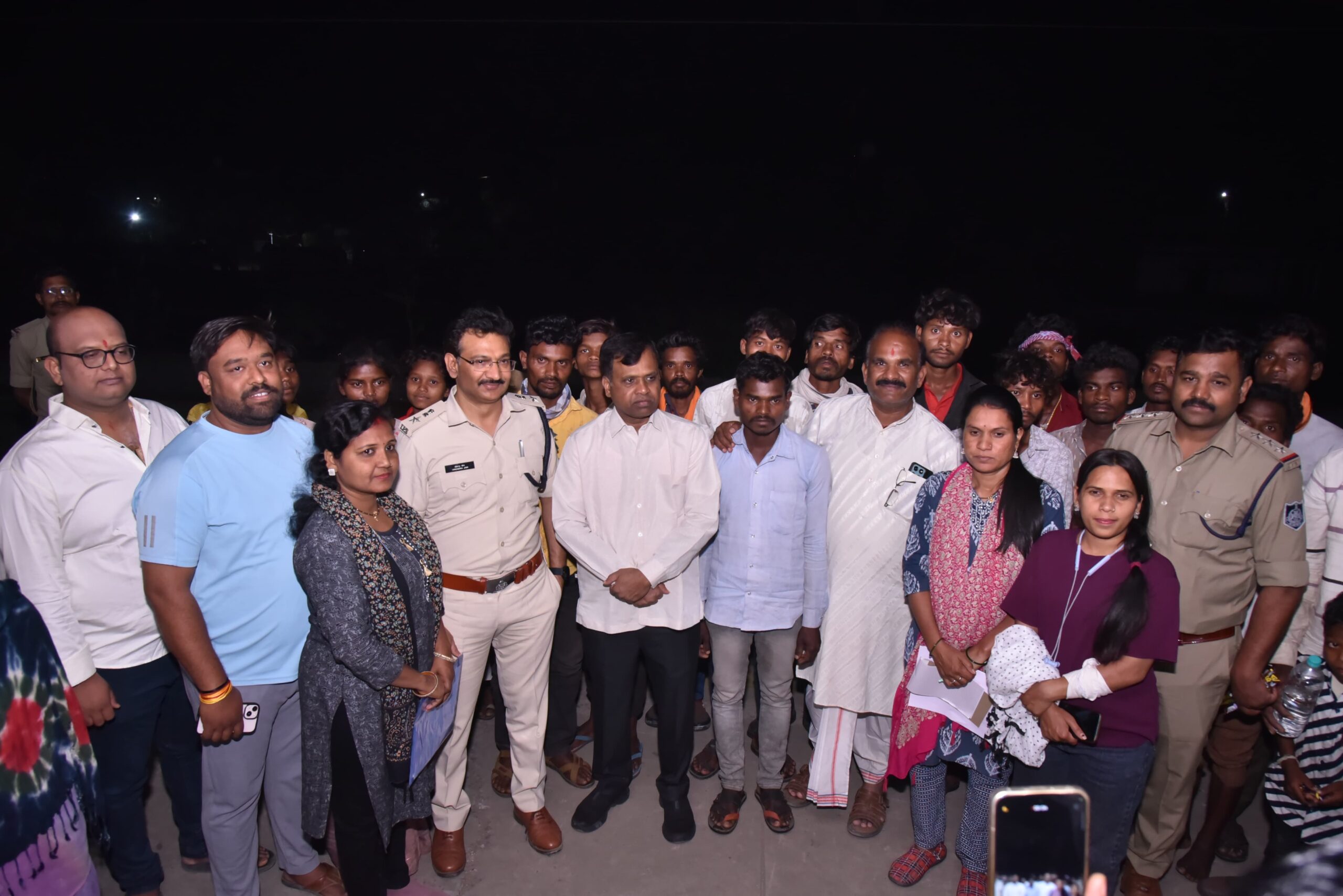 तमिलनाडु में बंधुआ बनाए गए 20 श्रमिकों का बैतूल प्रशासन ने कराया सफल रेस्क्यू, प्रत्येक को मिलेगी 30-30 हजार रुपये की आर्थिक सहायता