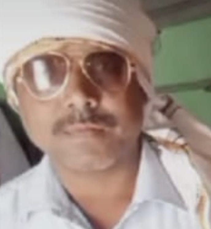 बेटी की शादी का कार्ड बांट कर लौट रहे पिता की सड़क दुर्घटना में मौत साथी गंभीर घायल