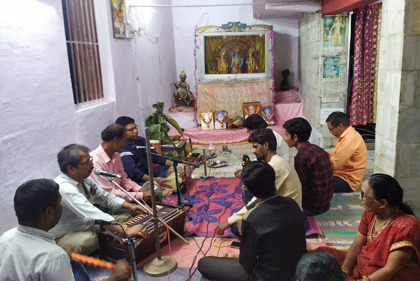 रामनवमी के पावन पर्व पर लगातार 42वें सीताराम कीर्तन का समापन कल