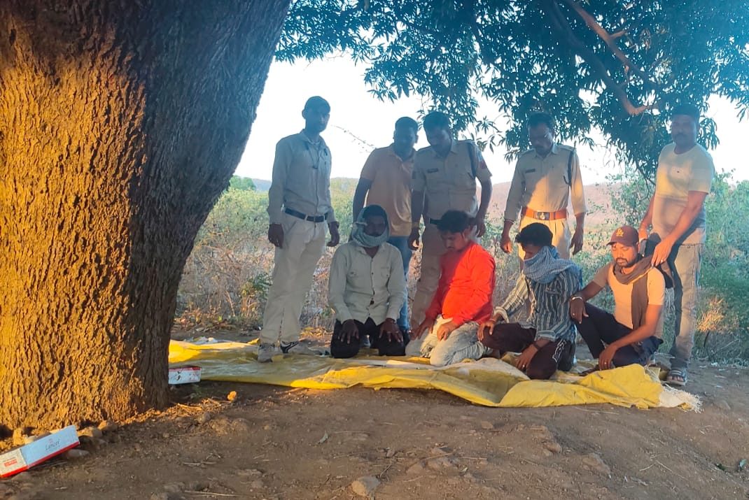 भैंसदेही पुलिस ने की जुआरियों पर ताबड़तोड़ कार्रवाई