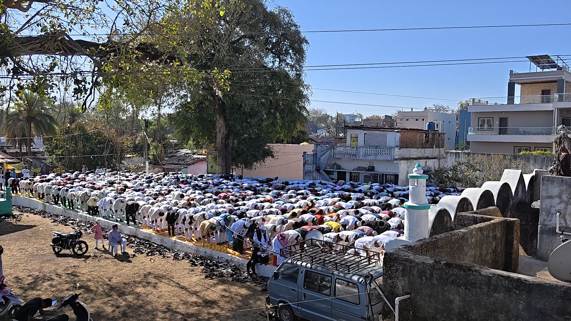 आमला में शांति और भाईचारे के साथ मनाई गई ईद-उल-फितर, देश की खुशहाली के लिए मांगी हजारो हाथों ने एक साथ दुआ