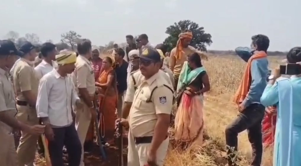 राजस्व टीम एवं पुलिस बल पर हमले की घटना में आरोपियों के विरुद्ध सख्त कार्यवाही