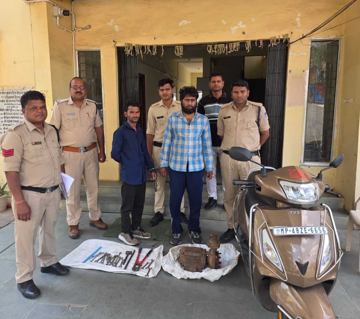 थाना आमला पुलिस को मिली सफलता — खेत से पानी की मोटर चोरी करने वाले दो आरोपी गिरफ्तार