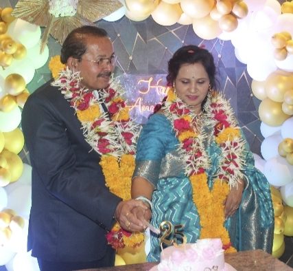 वरिष्ठ पत्रकार व समाजसेवी दीपक कनाठे की वैवाहिक वर्षगांठ, परिवारजनो सहित इष्ट मित्रों ने दी बधाईयां