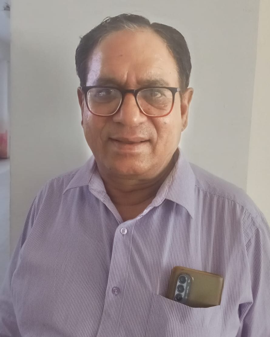 नजूल शाखा के हेमराज झाडे हुए सेवानिवृत्त