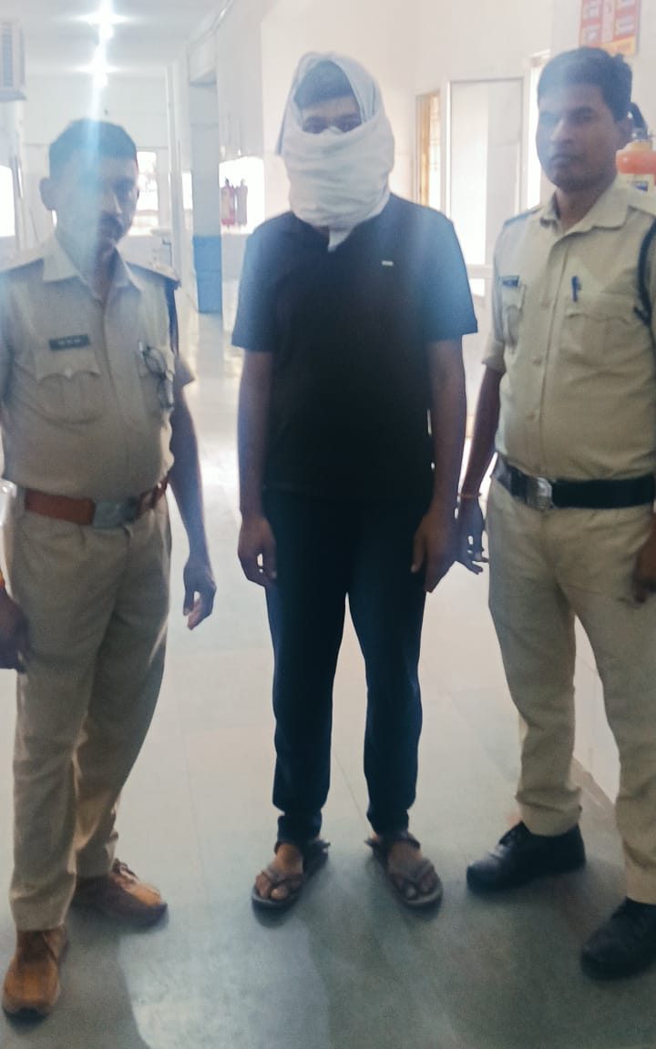 पड़ोसी दुकानदार ही निकला बोरधई लूट कांड का सूत्रधार, फोन पर दी थी लुटेरों को पूरी जानकारी