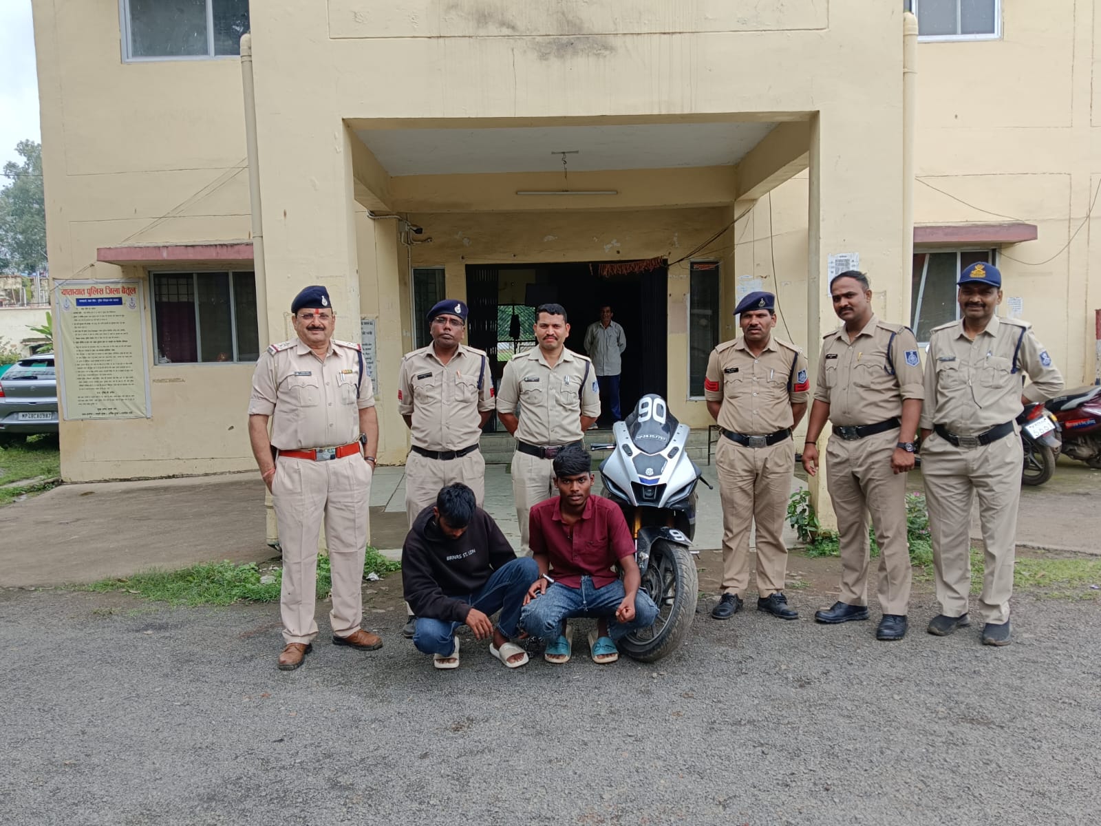 बस स्टैंड से चोरी हुई Yamaha R-15 का आमला पुलिस ने किया खुलासा